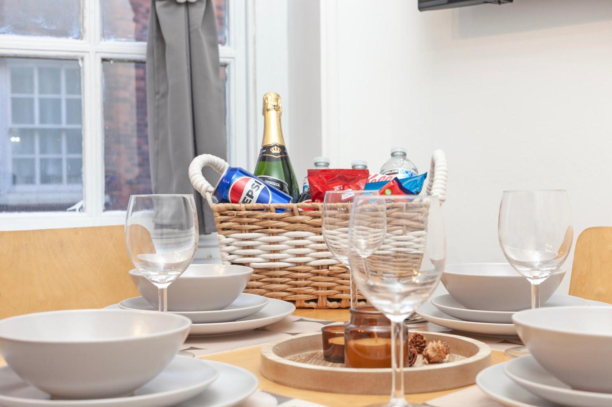 Beautiful 3 Bedroom Flat In Scott Ellis Gardens London Exteriör bild