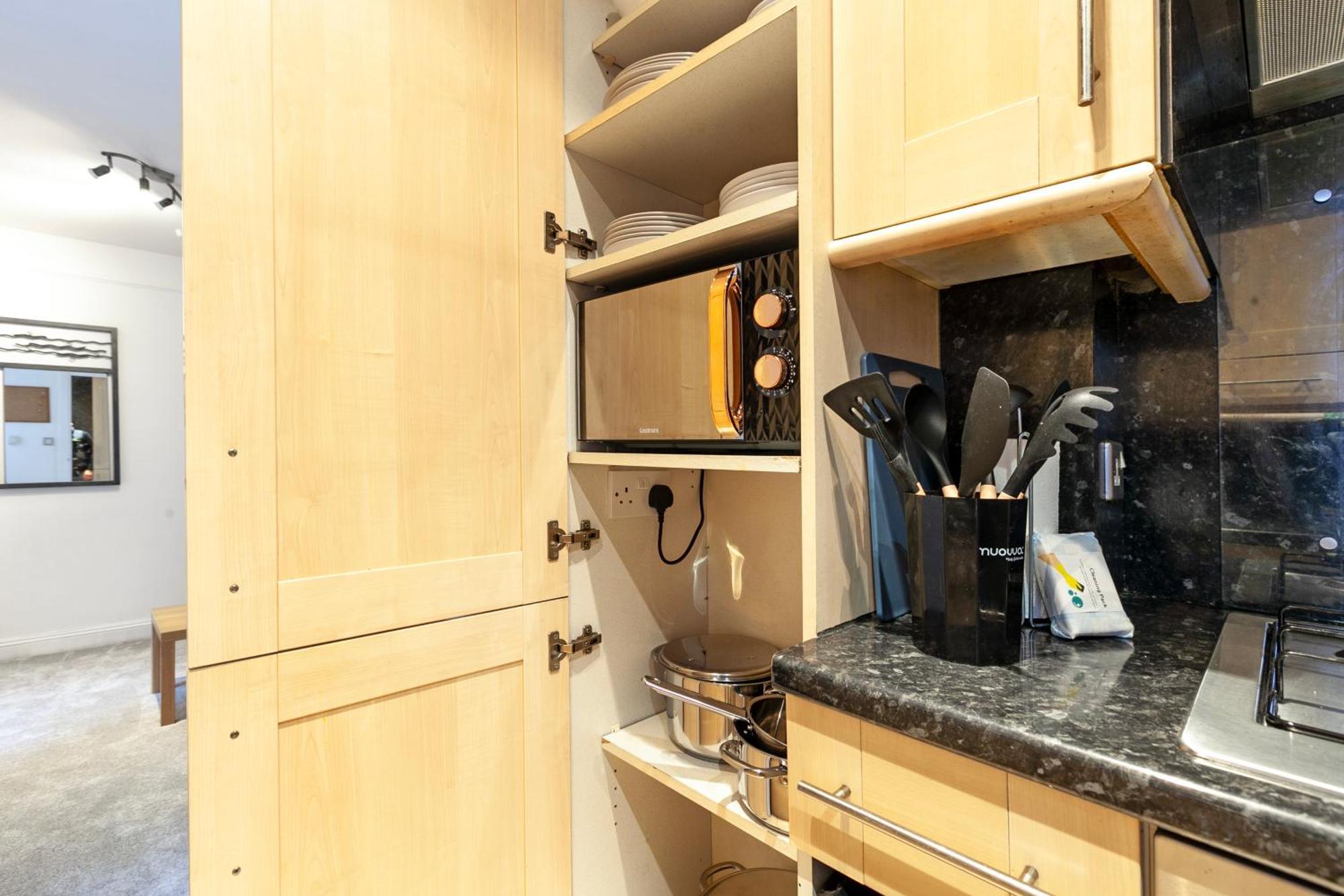 Beautiful 3 Bedroom Flat In Scott Ellis Gardens London Exteriör bild