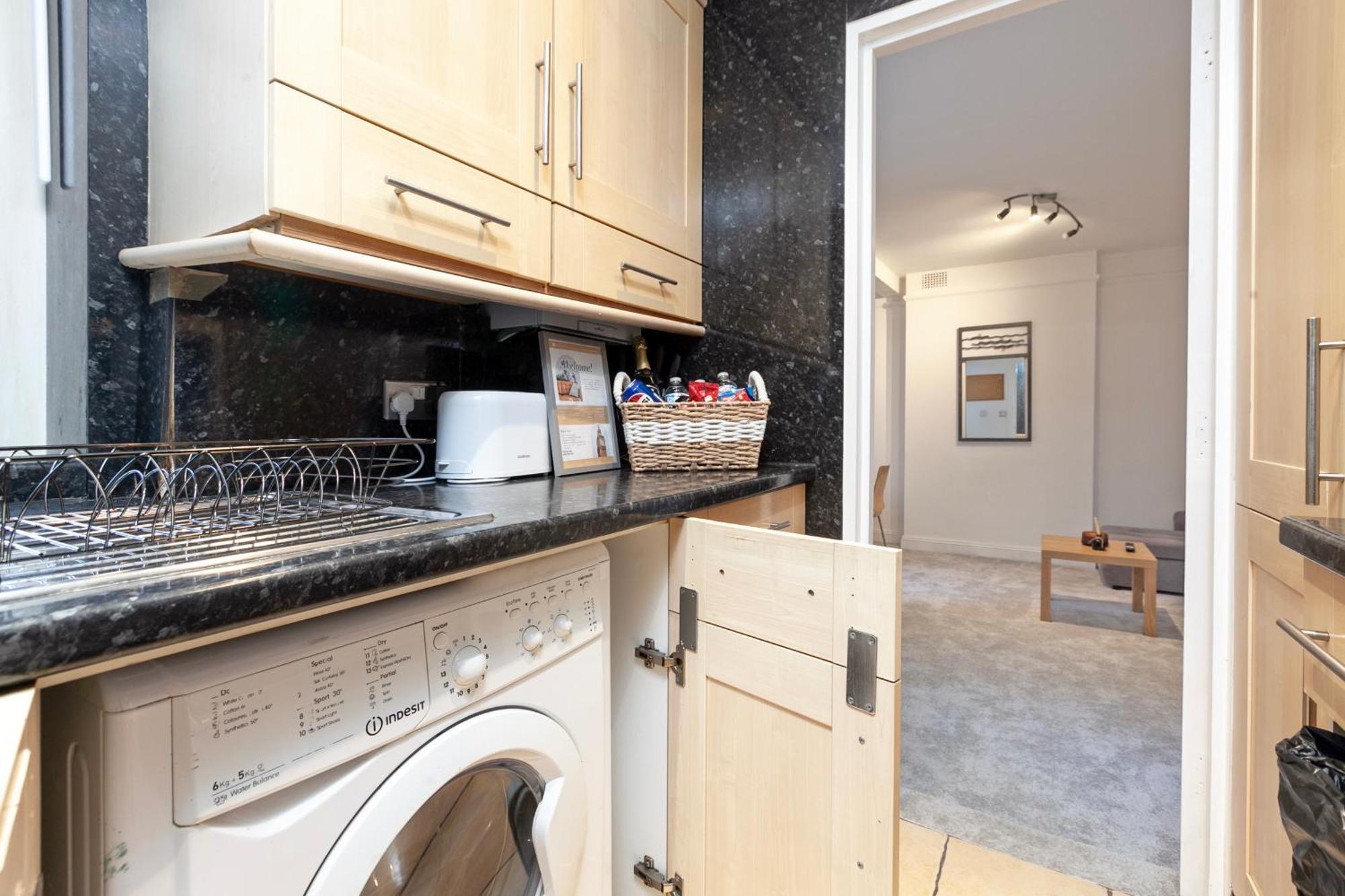 Beautiful 3 Bedroom Flat In Scott Ellis Gardens London Exteriör bild