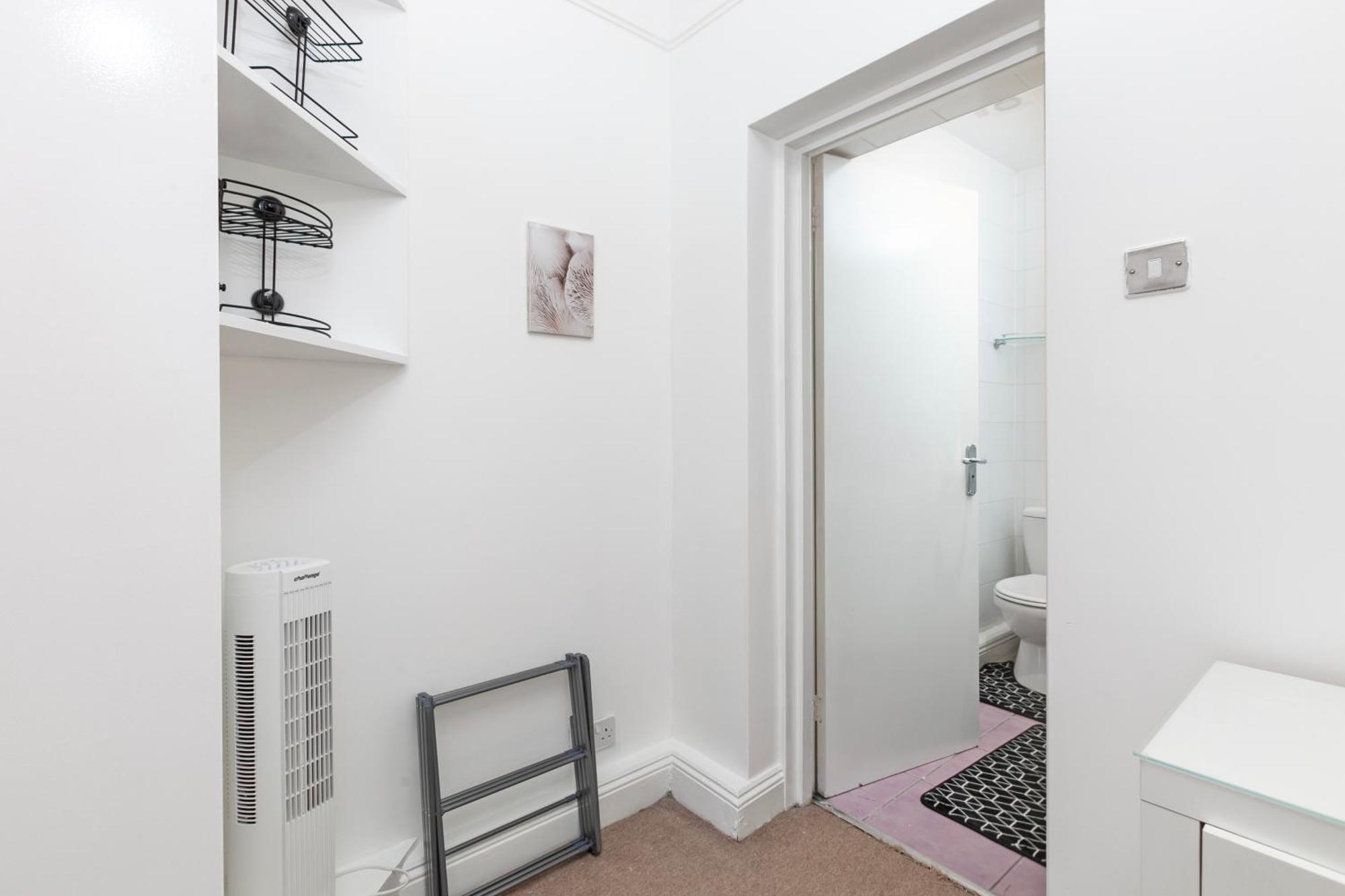 Beautiful 3 Bedroom Flat In Scott Ellis Gardens London Exteriör bild