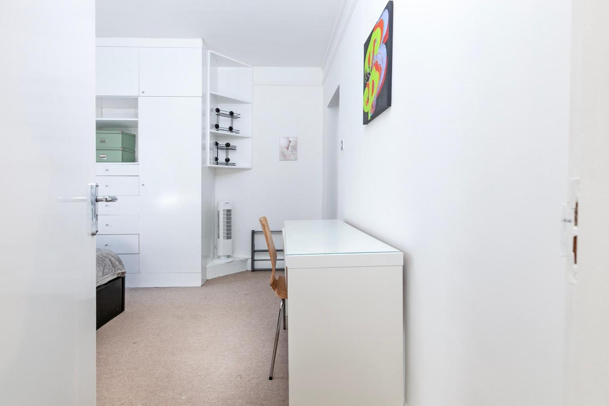 Beautiful 3 Bedroom Flat In Scott Ellis Gardens London Exteriör bild